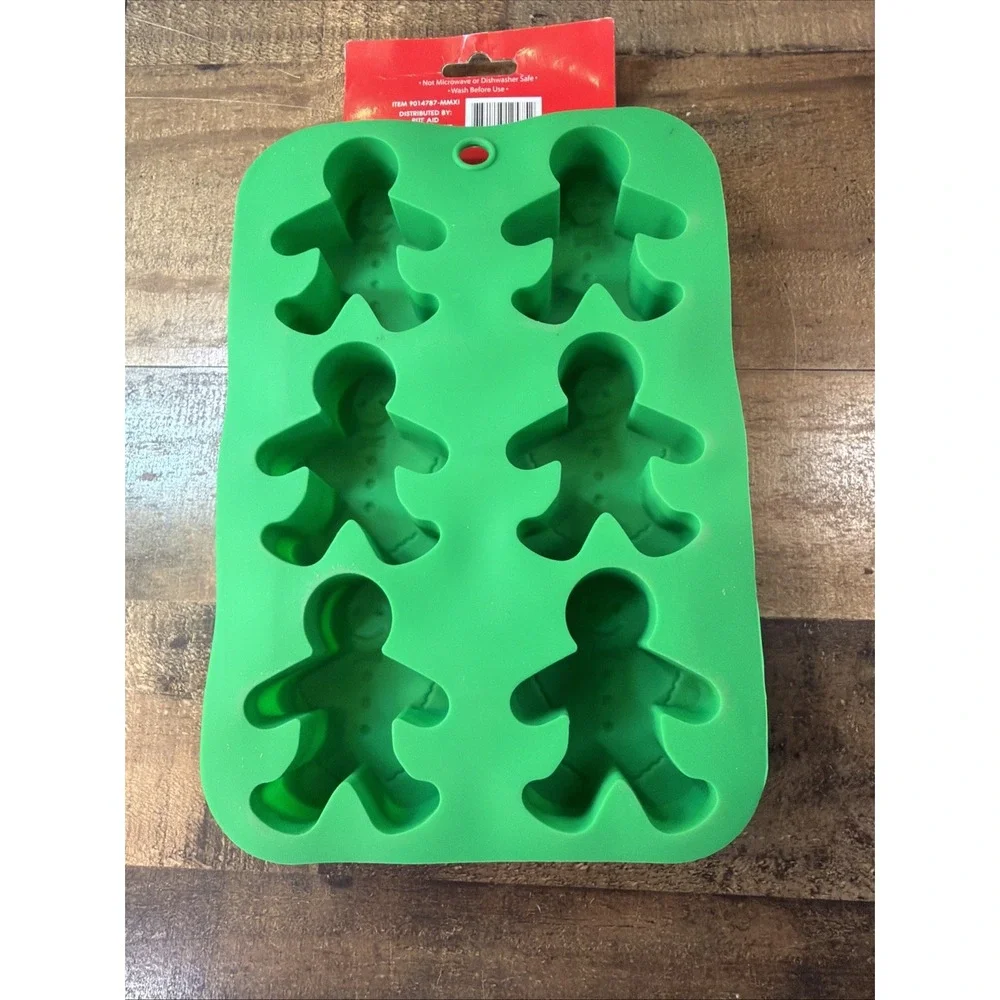 Green Silicone Gingerbread Man Baking Mold Cake Brownies Candy Holiday Bakeware